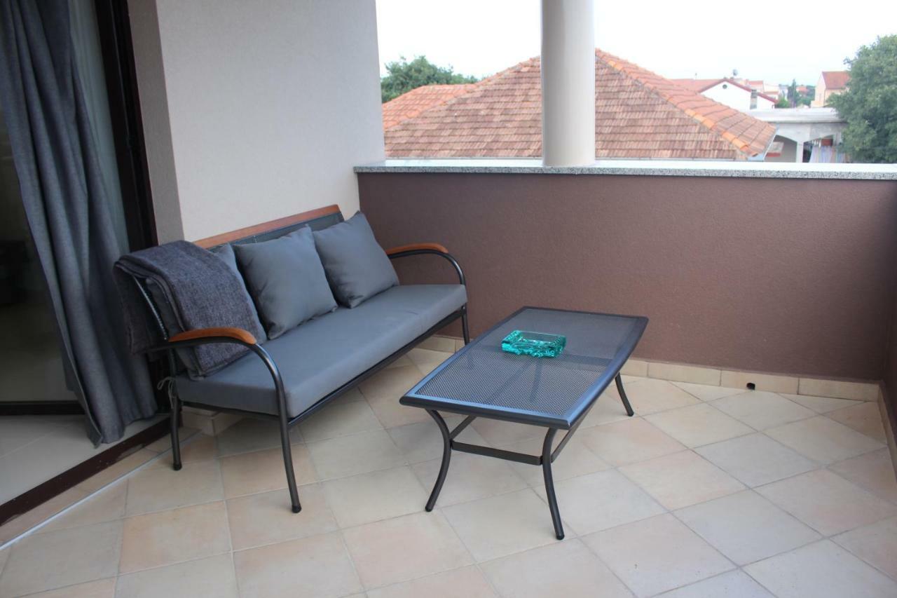 Apartments Helena بيبينيا المظهر الخارجي الصورة